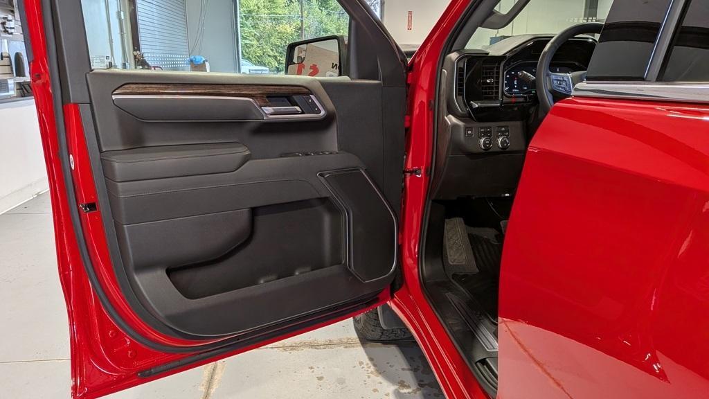 new 2025 GMC Sierra 1500 car, priced at $56,499