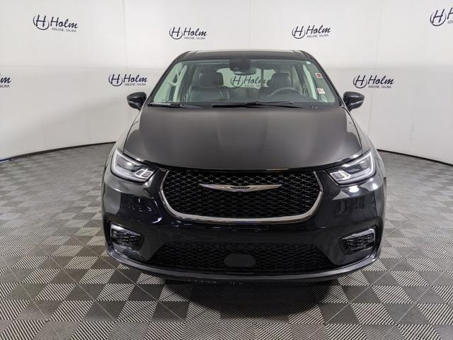 used 2024 Chrysler Pacifica car, priced at $35,999