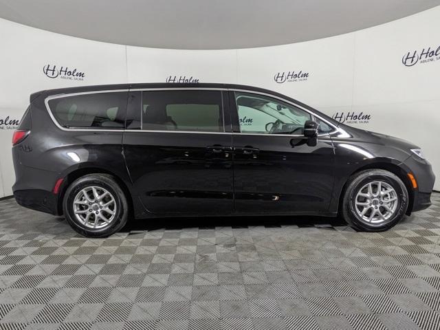 used 2024 Chrysler Pacifica car, priced at $35,999
