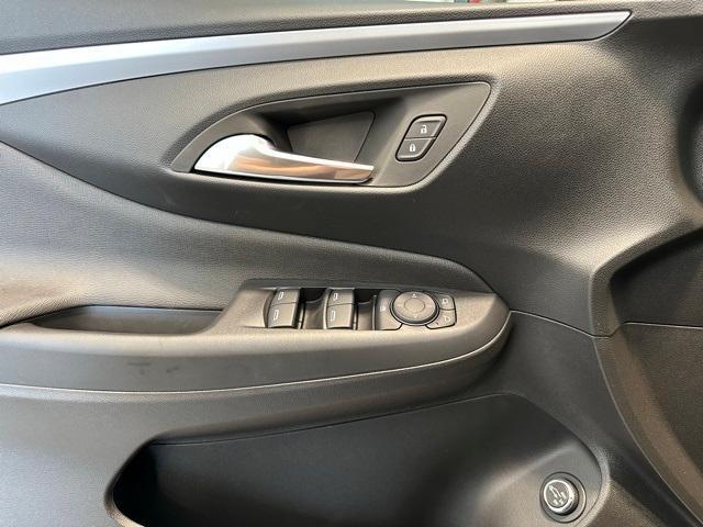 new 2025 Buick Envista car, priced at $27,915