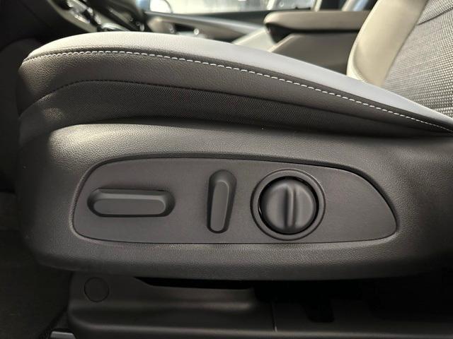 new 2025 Buick Envista car, priced at $26,653