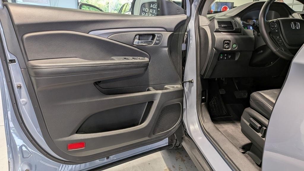 used 2023 Honda Ridgeline car, priced at $33,999