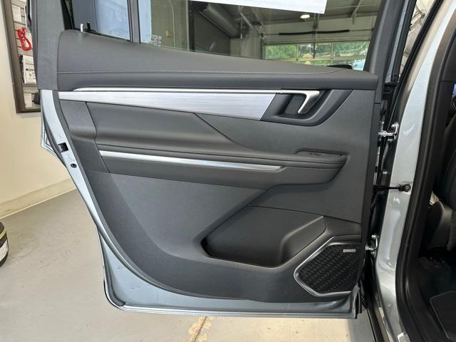new 2025 Buick Enclave car, priced at $48,870