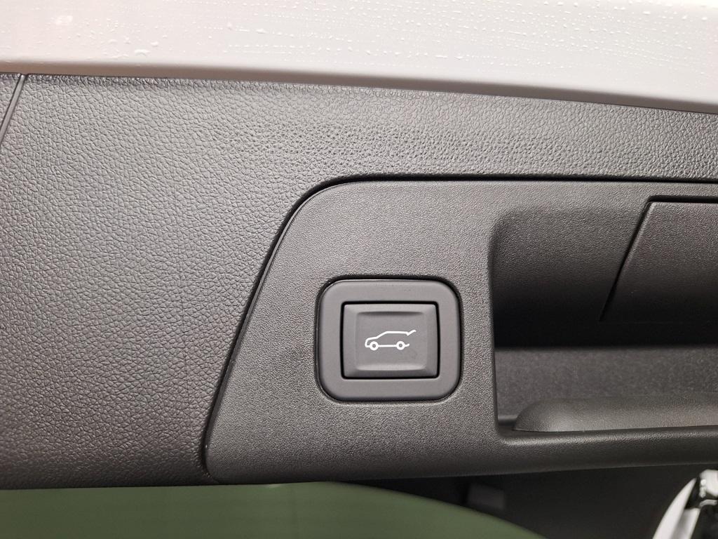 new 2025 Buick Envision car, priced at $42,399