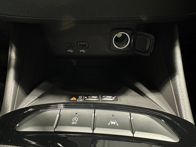 new 2025 Buick Envista car, priced at $28,249