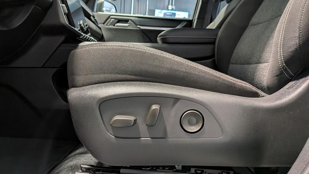 used 2025 GMC Acadia car, priced at $32,998