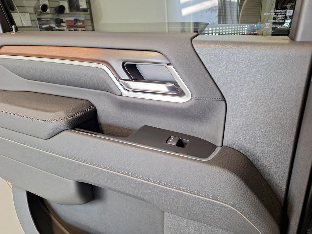 new 2025 GMC Sierra 2500 car, priced at $91,955
