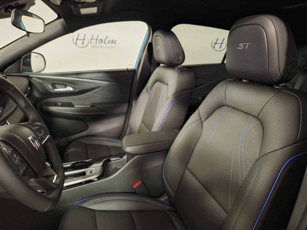 new 2025 Buick Envista car, priced at $27,221