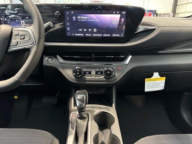 new 2025 Buick Envista car, priced at $26,749