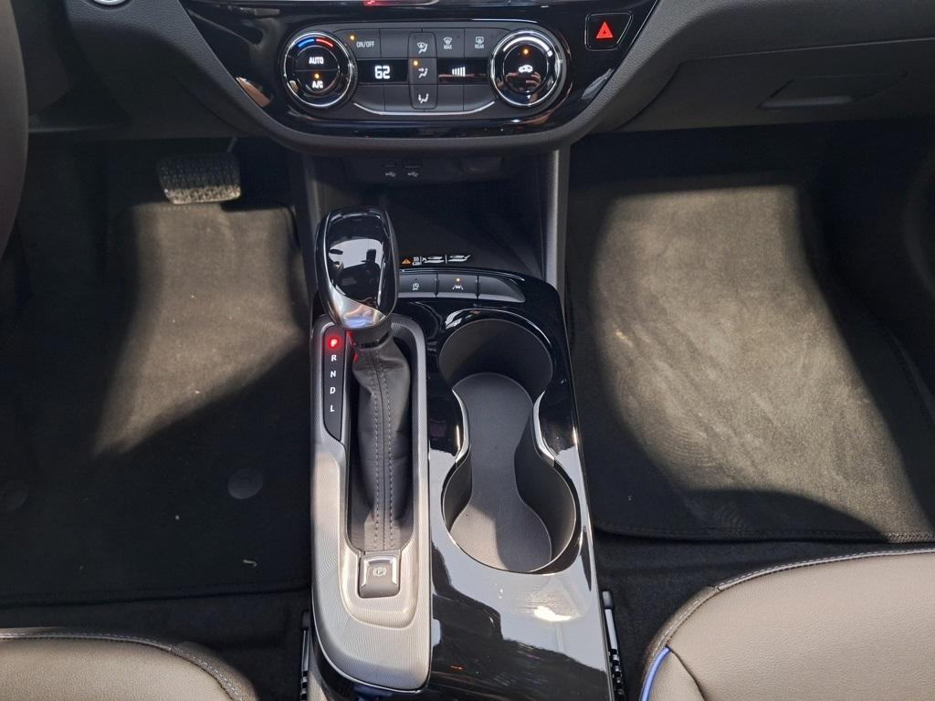 new 2025 Buick Envista car, priced at $25,249