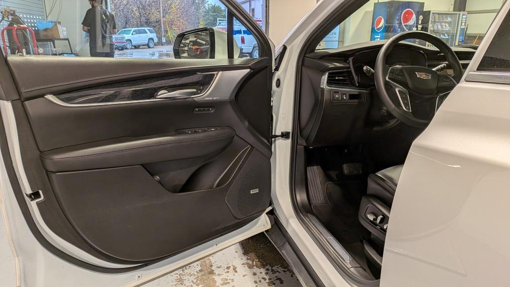 used 2025 Cadillac XT5 car, priced at $41,997
