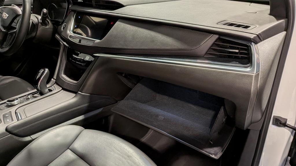 used 2025 Cadillac XT5 car, priced at $41,997