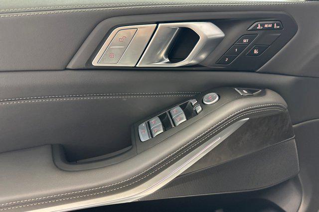 new 2026 BMW X7 car, priced at $88,965