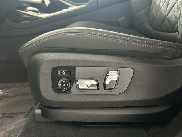 new 2025 BMW X7 car, priced at $94,575