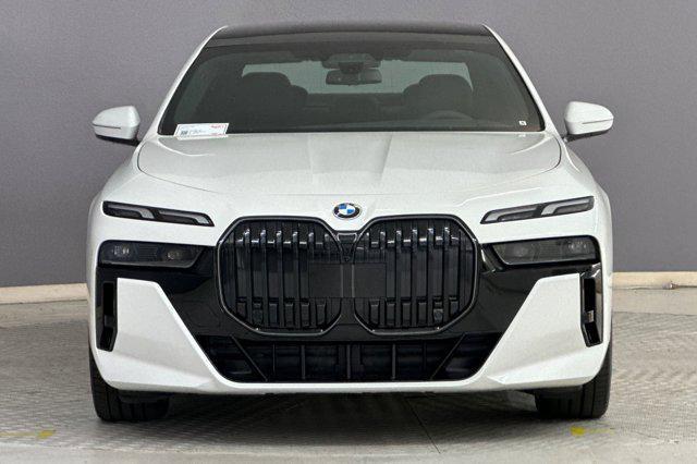 new 2025 BMW 760 car, priced at $130,675
