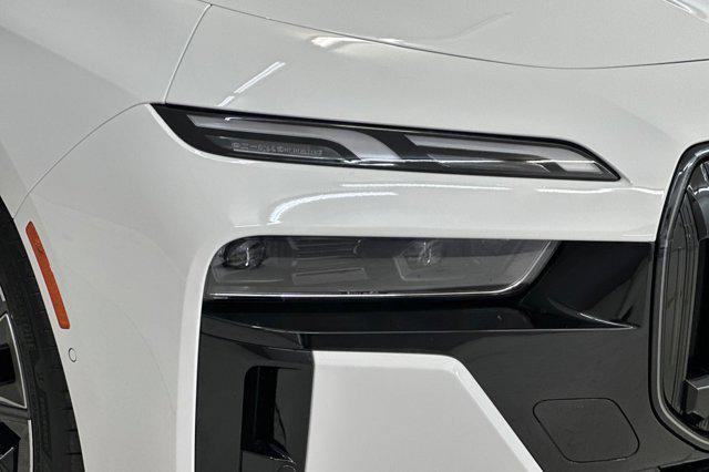 new 2025 BMW 760 car, priced at $130,675