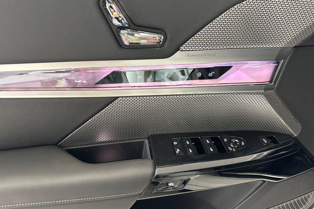 new 2025 BMW 760 car, priced at $130,675