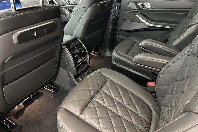new 2026 BMW X7 car, priced at $100,075