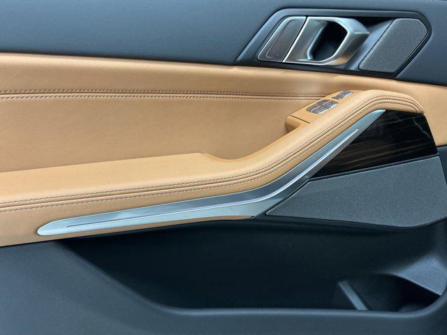 new 2026 BMW X7 car, priced at $89,425