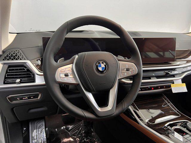 new 2025 BMW X7 car, priced at $87,275