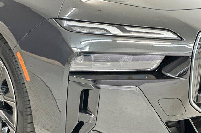 new 2025 BMW 760 car, priced at $132,255