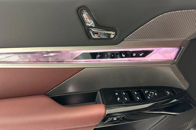 new 2025 BMW 760 car, priced at $136,175