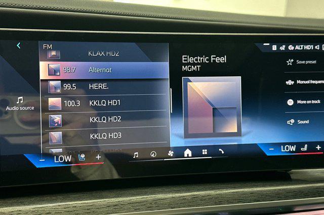 new 2025 BMW 760 car, priced at $127,625