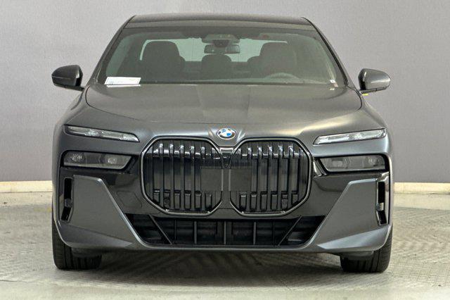 new 2025 BMW 760 car, priced at $137,405
