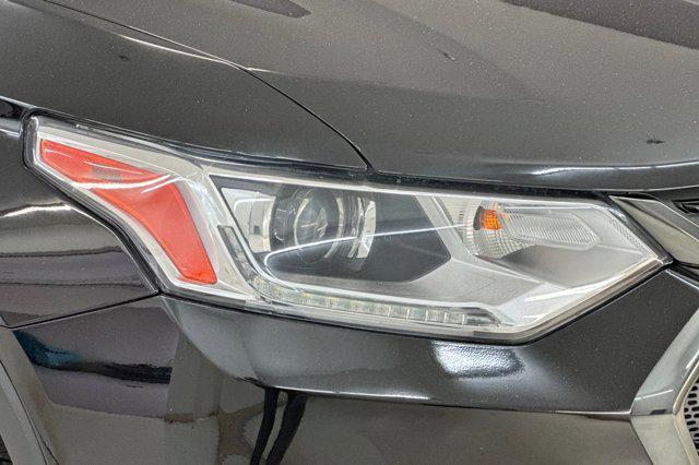 used 2021 Chevrolet Traverse car, priced at $28,998