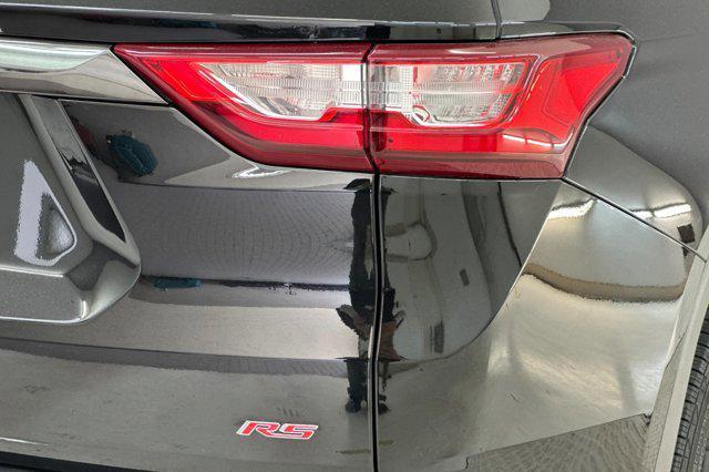 used 2021 Chevrolet Traverse car, priced at $28,998