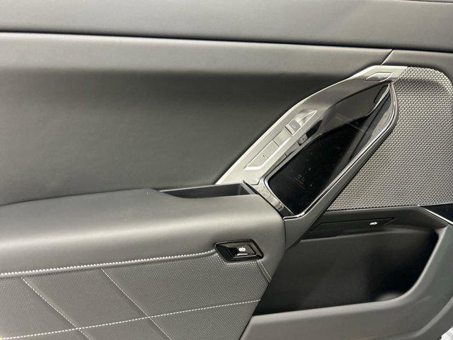 new 2025 BMW 760 car, priced at $137,275