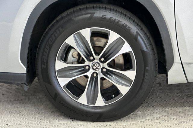 used 2023 Toyota Highlander car, priced at $28,997