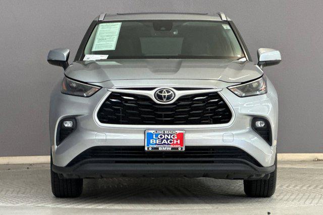 used 2023 Toyota Highlander car, priced at $28,997