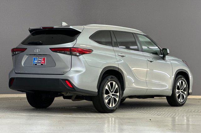 used 2023 Toyota Highlander car, priced at $28,997
