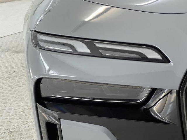 new 2025 BMW 760 car, priced at $132,375