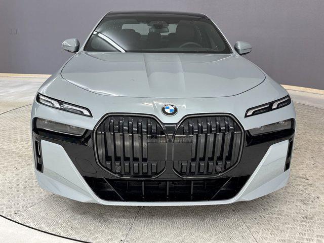 new 2025 BMW 760 car, priced at $129,220