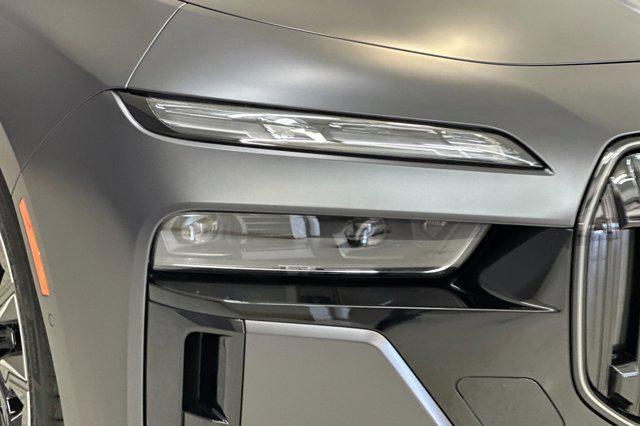 new 2025 BMW 760 car, priced at $139,875