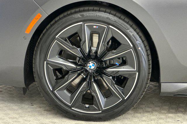 new 2025 BMW 760 car, priced at $139,875