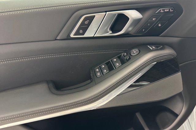 new 2026 BMW X7 car, priced at $94,615