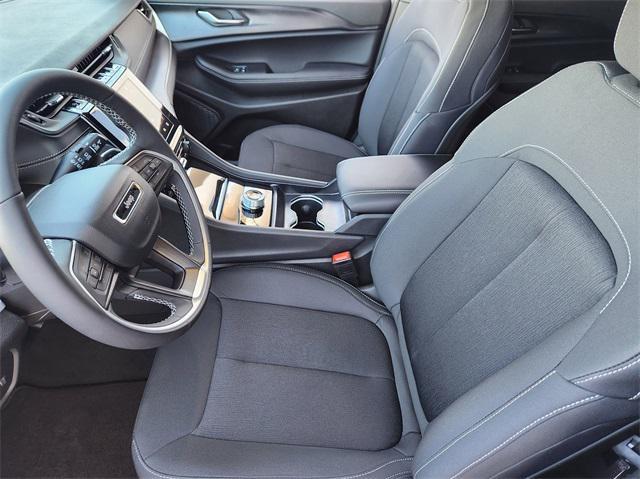 new 2025 Jeep Grand Cherokee car, priced at $33,786