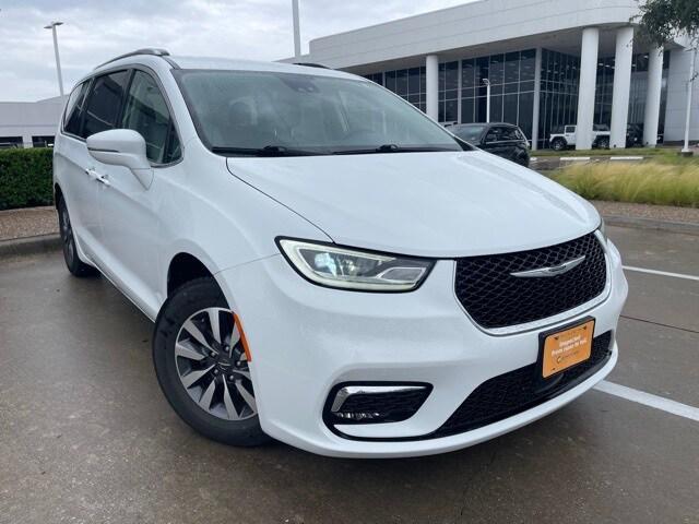 used 2021 Chrysler Pacifica car, priced at $22,858
