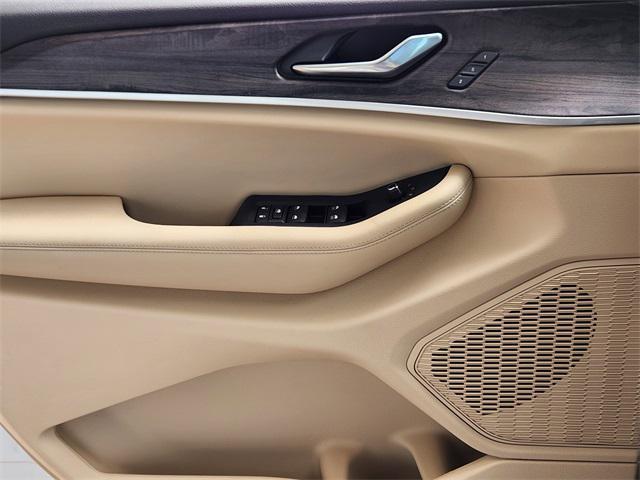 new 2025 Jeep Grand Cherokee L car, priced at $48,990