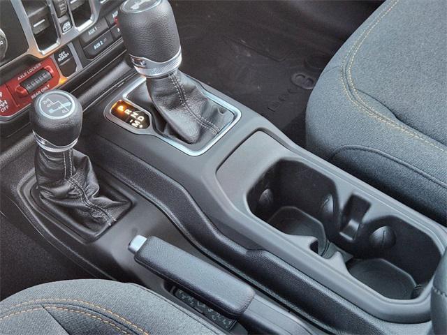 new 2025 Jeep Wrangler car, priced at $47,471