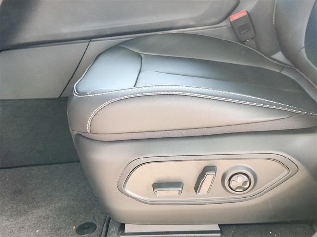 new 2025 Jeep Grand Cherokee car, priced at $45,656