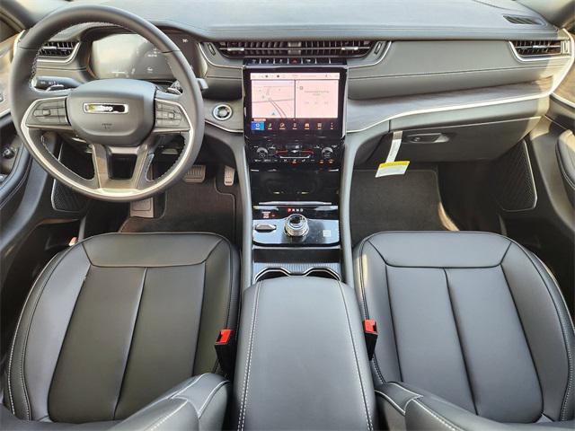 new 2025 Jeep Grand Cherokee car, priced at $45,656