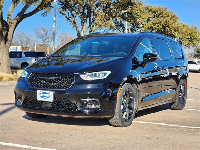 new 2025 Chrysler Pacifica car, priced at $45,467