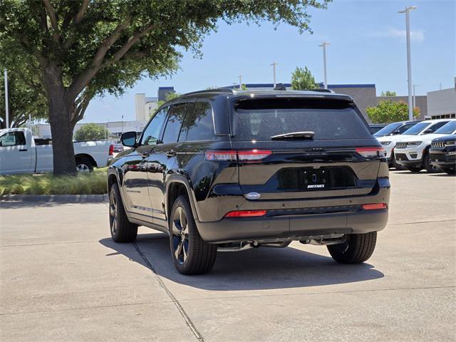 new 2025 Jeep Grand Cherokee car, priced at $43,611