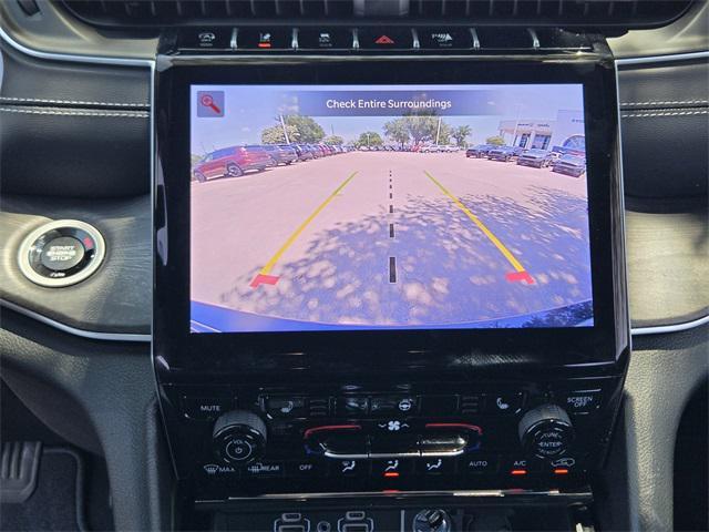 new 2025 Jeep Grand Cherokee car, priced at $43,611