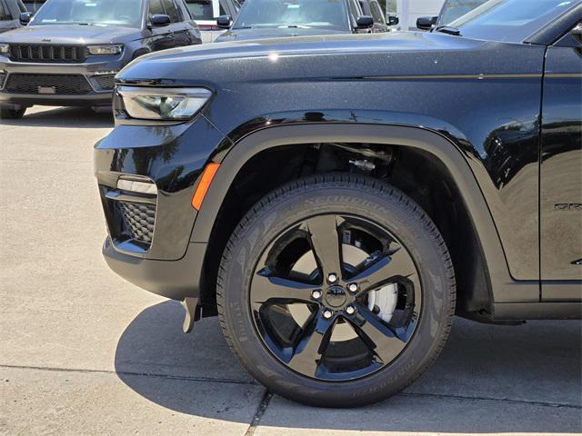 new 2025 Jeep Grand Cherokee car, priced at $43,611