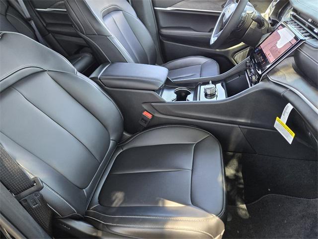 new 2025 Jeep Grand Cherokee car, priced at $43,611